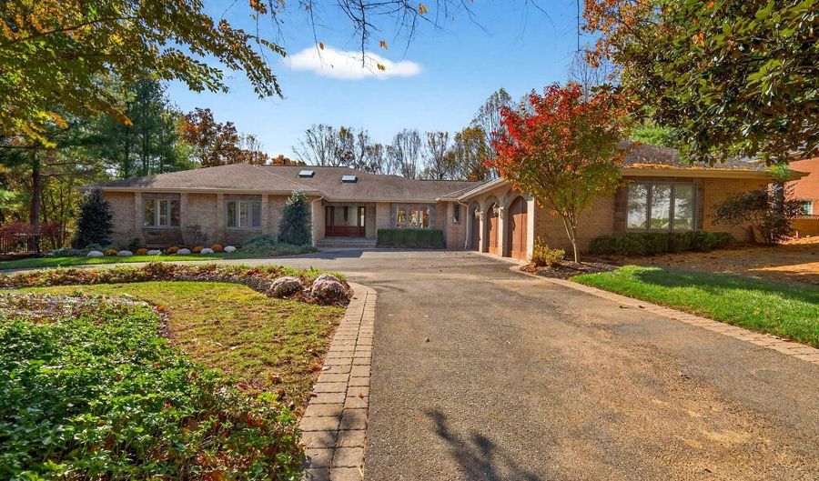 9209 VENDOME Dr, Bethesda, MD 20817 - 7 Beds, 7 Bath