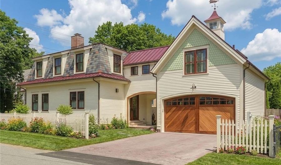 49 Third St, Newport, RI 02840 - 3 Beds, 4 Bath