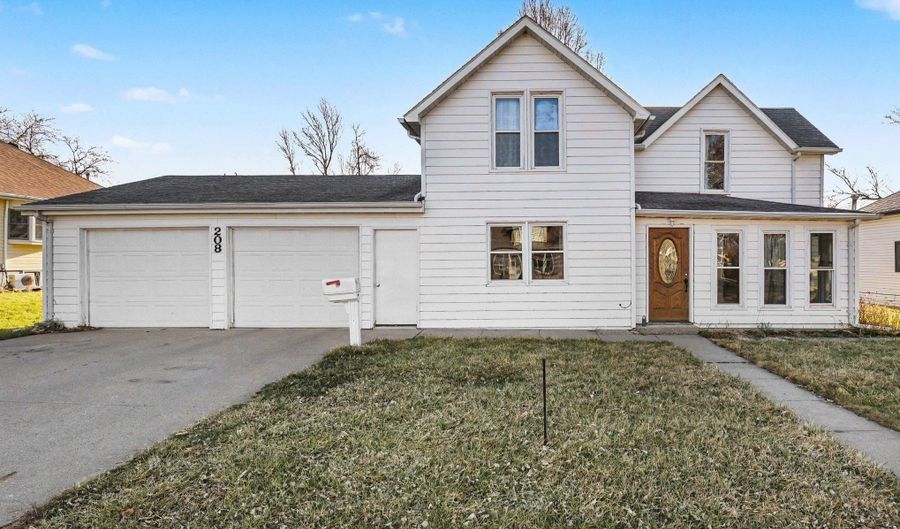 208 S 3rd St, Beresford, SD 57004 - 3 Beds, 1 Bath