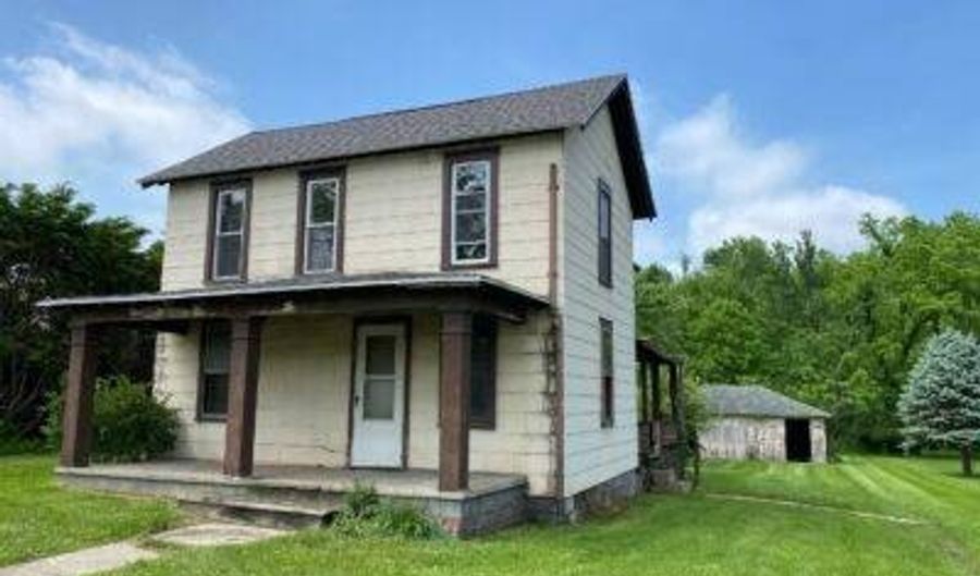 1355 Beeson NE St, Alliance, OH 44601 - 4 Beds, 1 Bath
