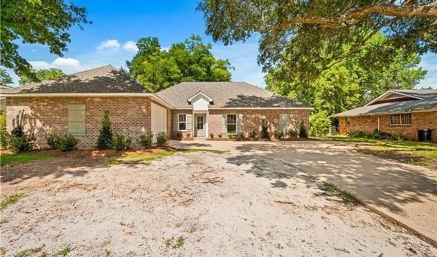 908 SNOW WHITE Dr, Alexandria, LA 71303 - 3 Beds, 2 Bath