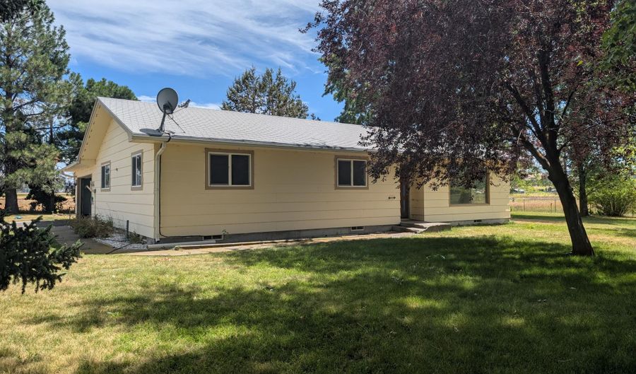 33000 McCartie Ln, Bonanza, OR 97623 - 3 Beds, 2 Bath