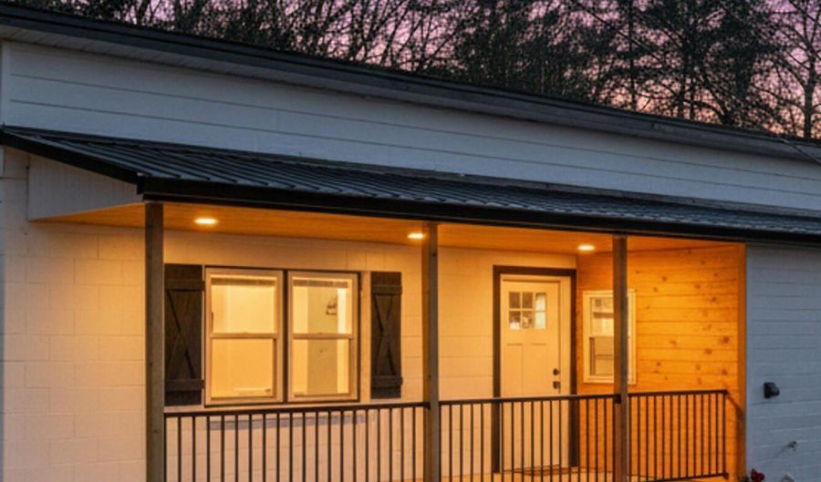 388 E Center St, Beattyville, KY 41311 - 3 Beds, 1 Bath