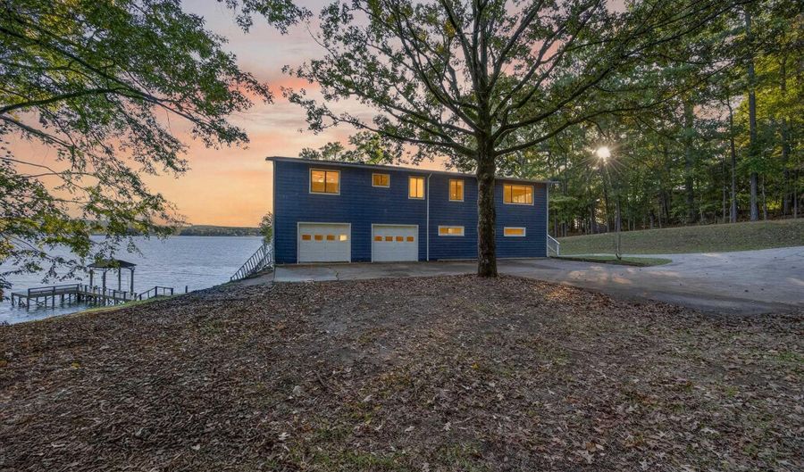 2543 Harbor View Rd, Camden, SC 29020 - 5 Beds, 5 Bath