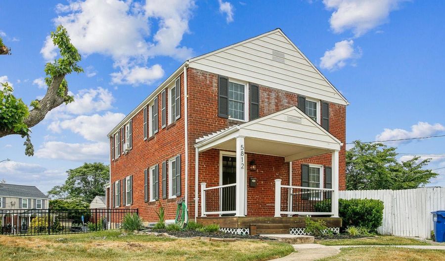 5812 N KINGS Hwy, Alexandria, VA 22303 - 2 Beds, 2 Bath