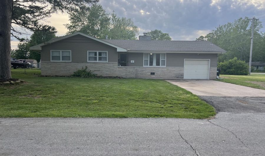 1307 Porter Ave, Aurora, MO 65605 - 3 Beds, 2 Bath