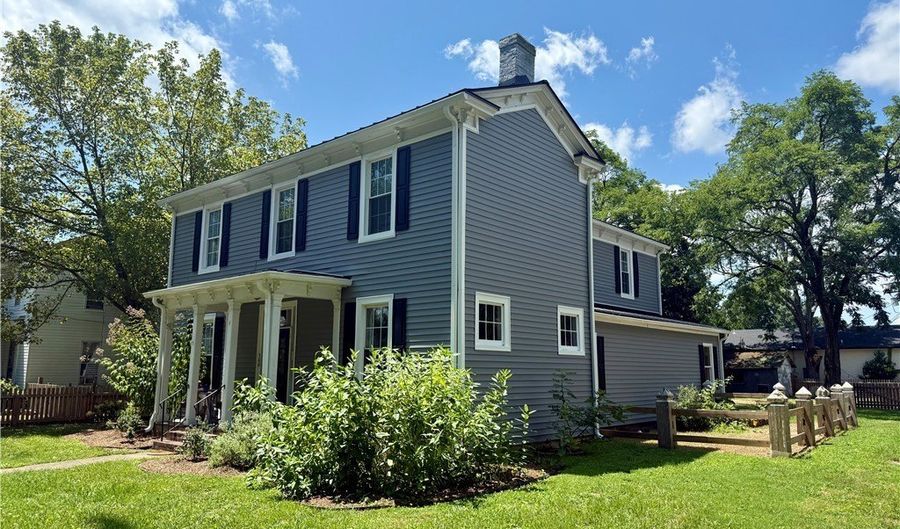 300 Virginia St, Ashland, VA 23005 - 5 Beds, 6 Bath