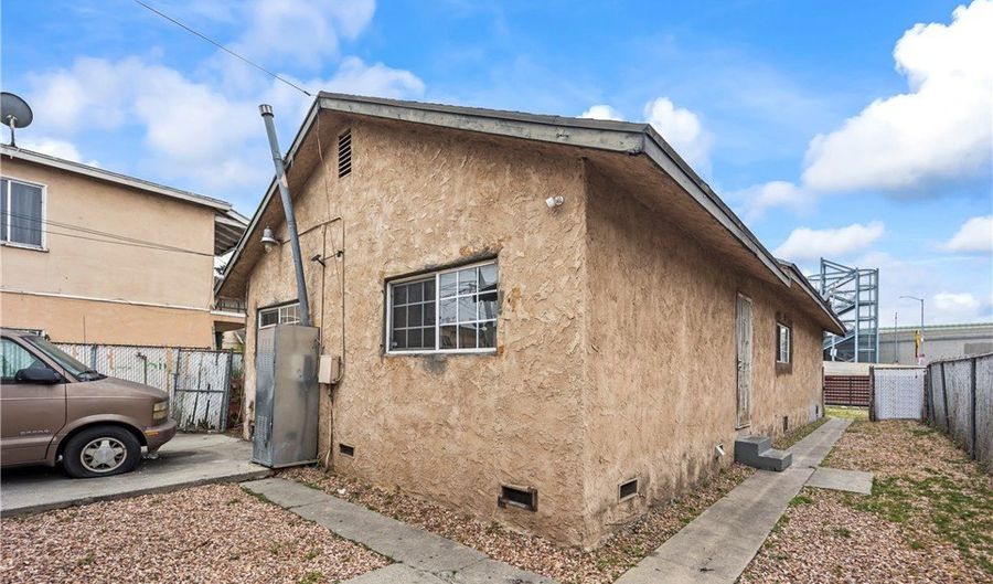 5840 S Olive St, Los Angeles, CA 90003 - 7 Beds, 3 Bath