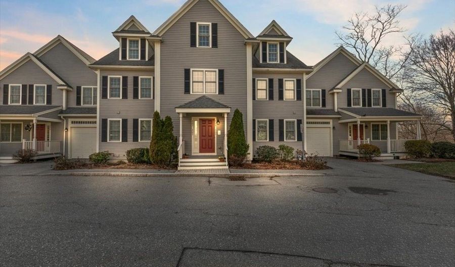 10 Cunningham Ln 204, Billerica, MA 01821 - 2 Beds, 2 Bath