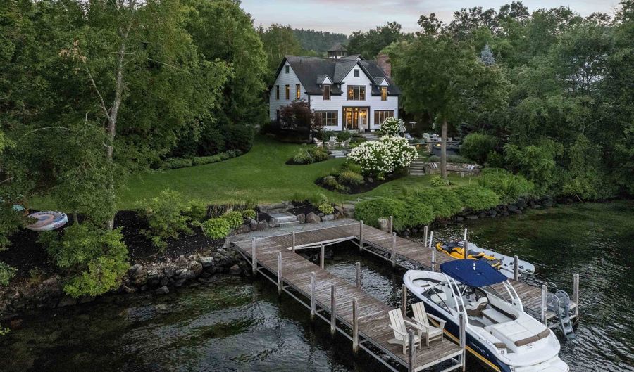 24 Dew Point Ln, Center Harbor, NH 03226 - 7 Beds, 6 Bath