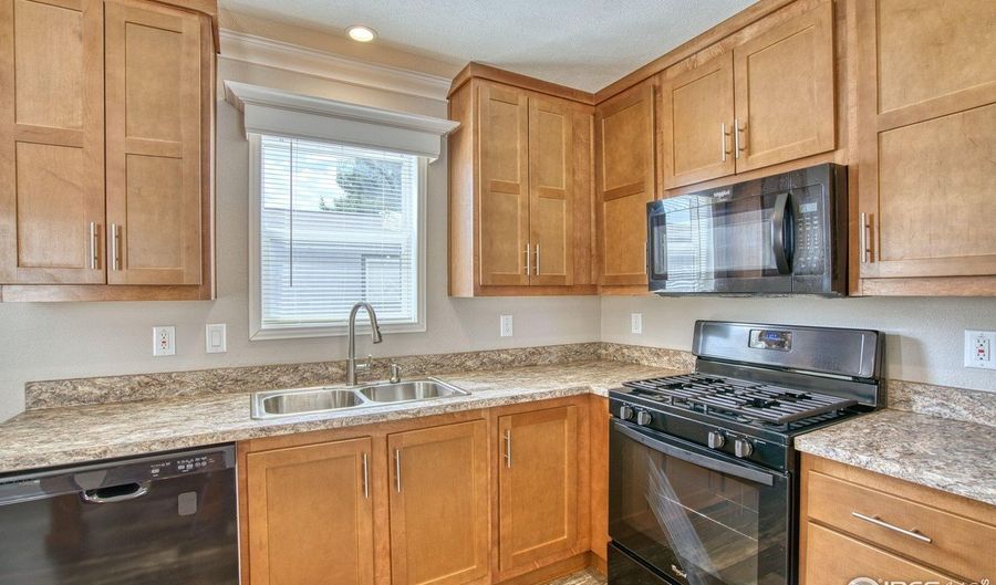230 N 2nd St 38B, Berthoud, CO 80513 - 3 Beds, 2 Bath