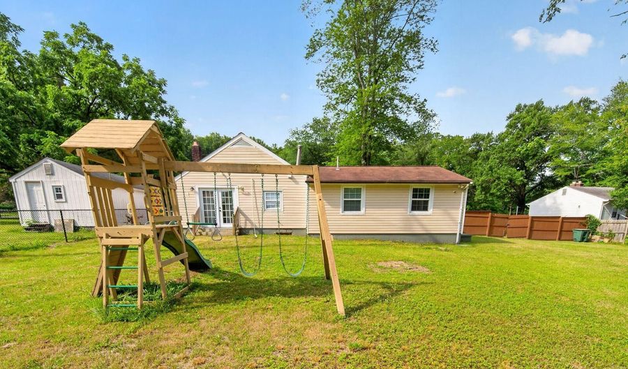 1410 AIRPORT Ln, Accokeek, MD 20607 - 3 Beds, 2 Bath
