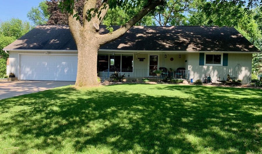 2022 Grand Ave, Albert Lea, MN 56007 - 3 Beds, 3 Bath