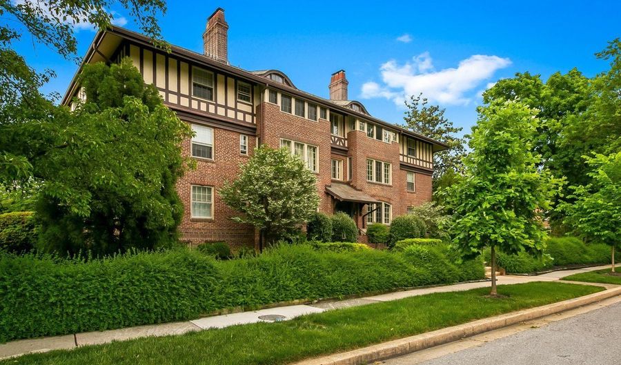 610 SOMERSET Rd 302, Baltimore, MD 21210 - 3 Beds, 2 Bath