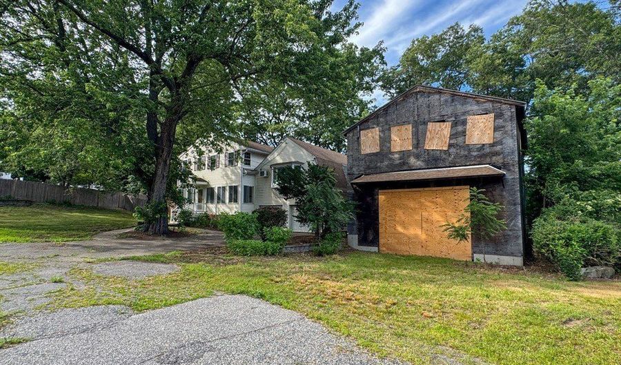 744 Boston Rd, Billerica, MA 01821 - 3 Beds, 3 Bath