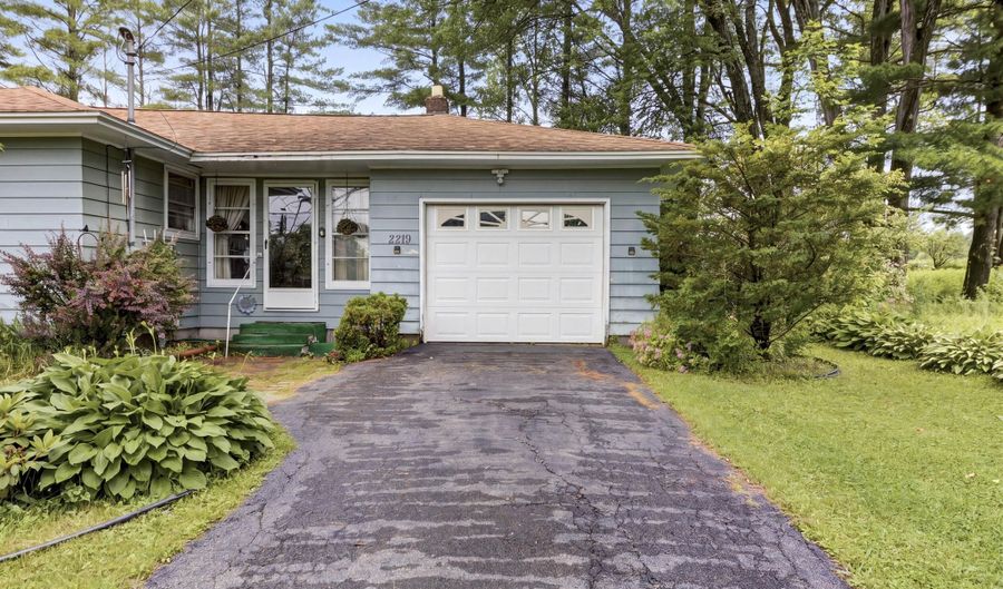 2219 County Highway 107, Amsterdam, NY 12010 - 3 Beds, 1 Bath