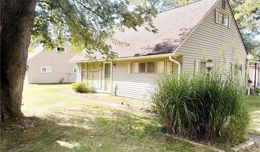 4102 Burkey Rd, Austintown, OH 44515 - 4 Beds, 1 Bath