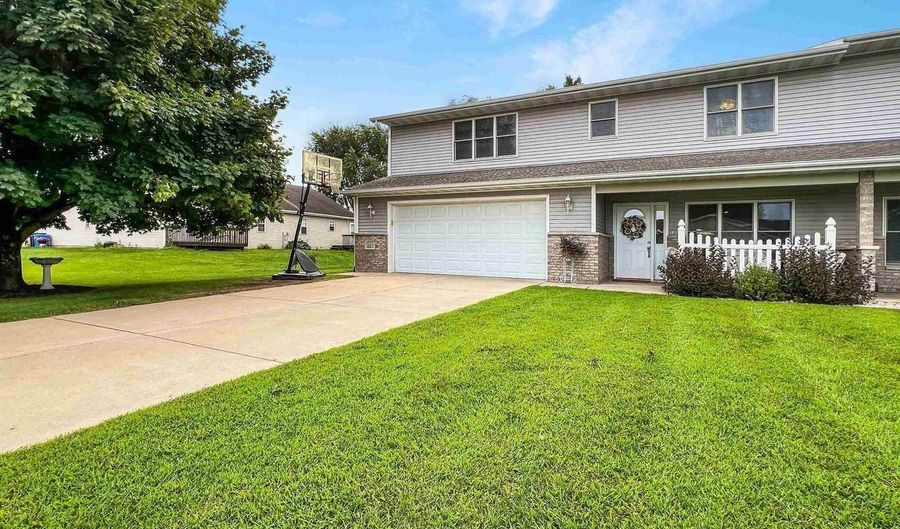 401 David Cir, Arena, WI 53503 - 4 Beds, 3 Bath