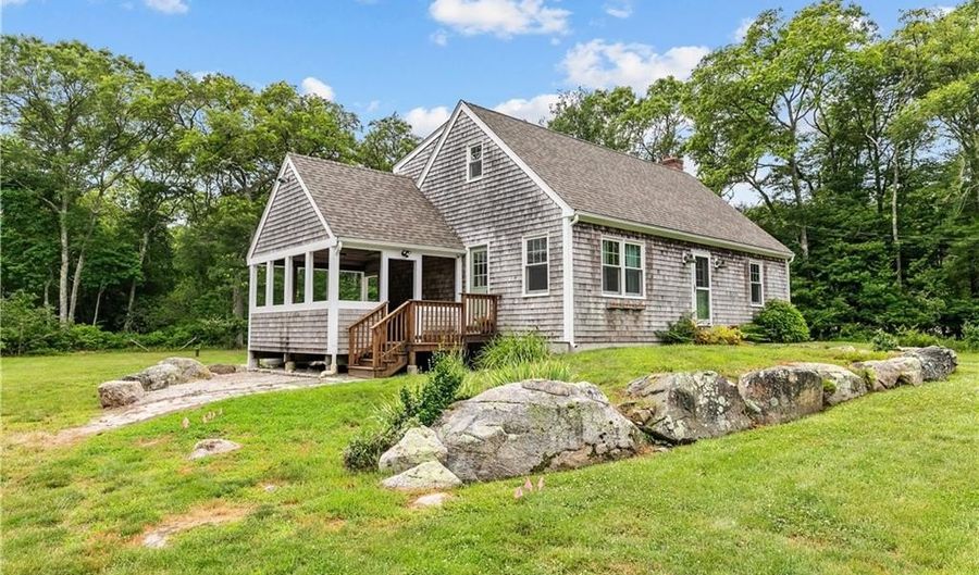 140 Long Hwy, Little Compton, RI 02837 - 3 Beds, 2 Bath