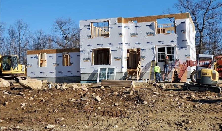 18 Carriage Way, Johnston, RI 02919 - 4 Beds, 2 Bath