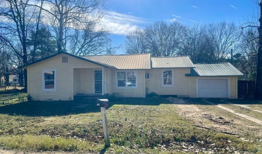 338 E PETERS, De Kalb, TX 75559 - 3 Beds, 2 Bath