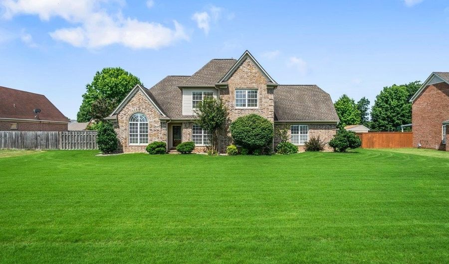 583 ROSEMARK Dr, Atoka, TN 38004 - 3 Beds, 3 Bath