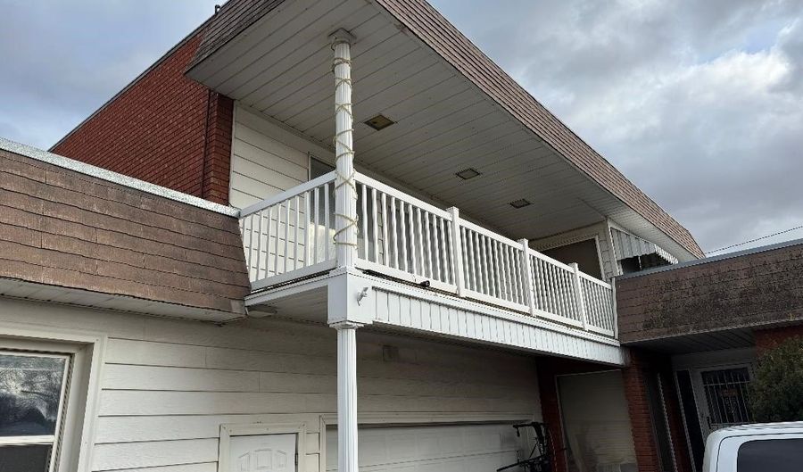 221 W Main St, Burley, ID 83318 - 4 Beds, 3 Bath