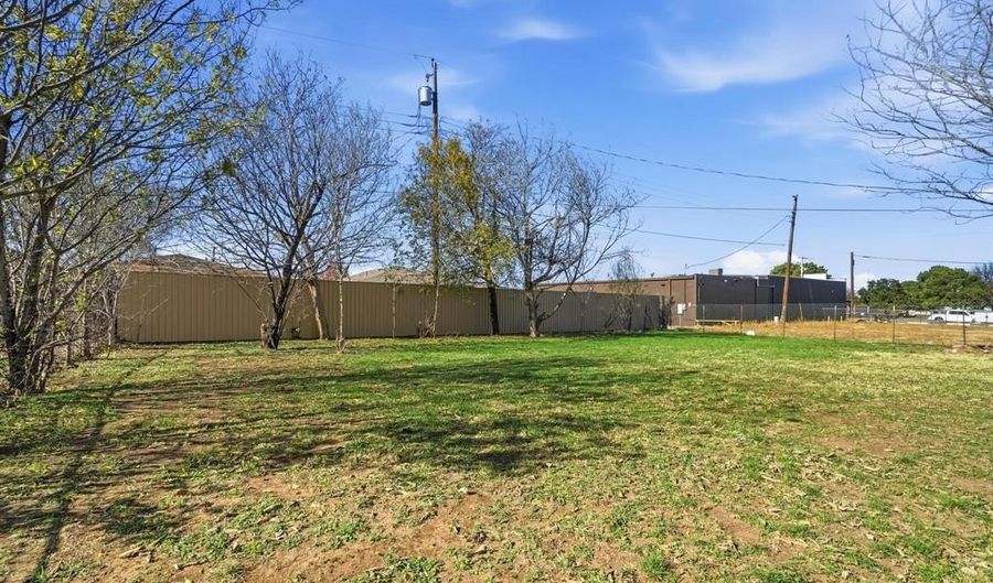 134 Meander St, Abilene, TX 79602 - 3 Beds, 2 Bath