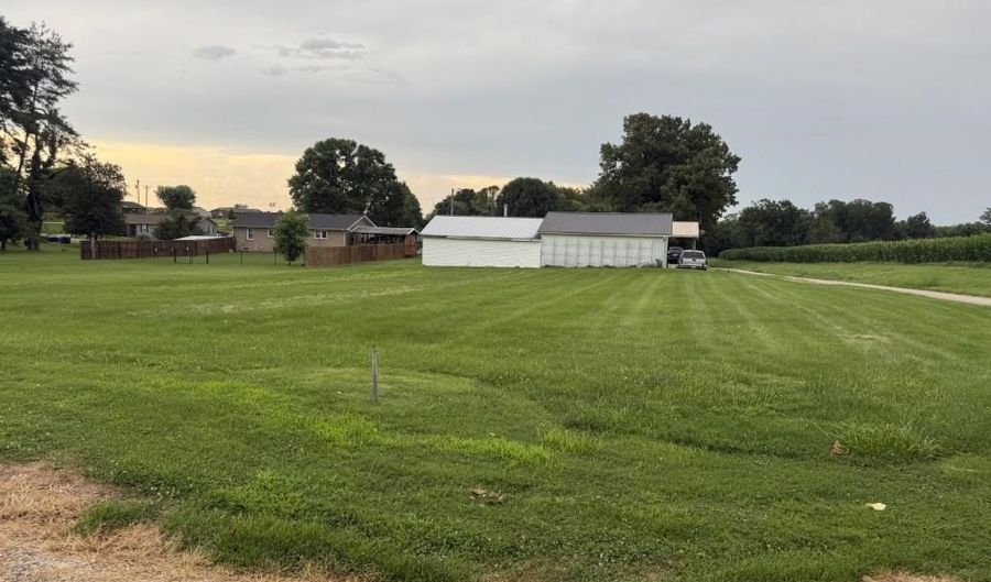 127 Stratton Ave, Adairville, KY 42202 - 3 Beds, 2 Bath
