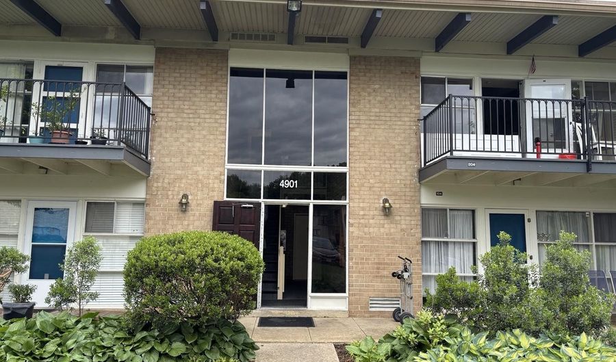 4901 AMERICANA Dr #202, Annandale, VA 22003 - 3 Beds, 1 Bath