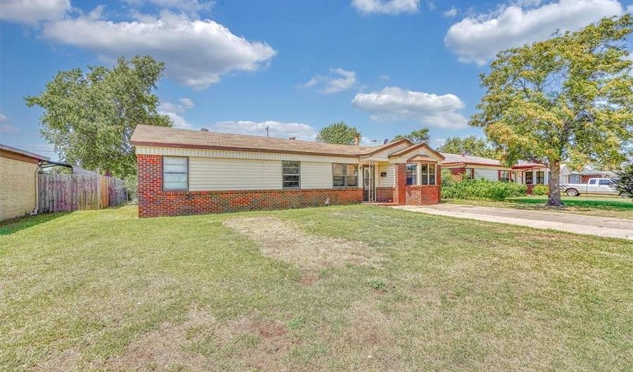 1500 Scott St, Altus, OK 73521 - 3 Beds, 2 Bath