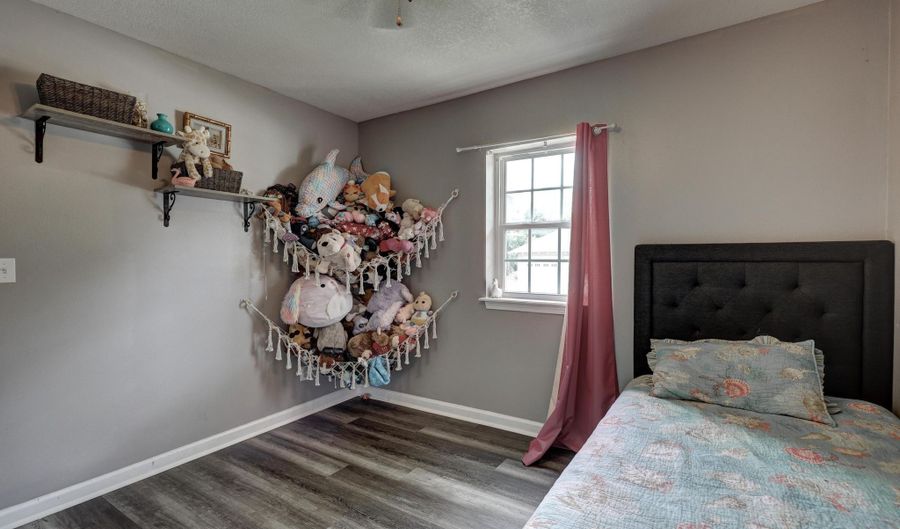 421 W 6th St, Baxter Springs, KS 66713 - 2 Beds, 1 Bath