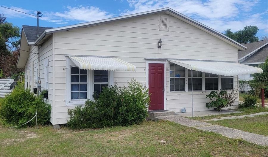 314 WALNUT St, Auburndale, FL 33823 - 4 Beds, 2 Bath
