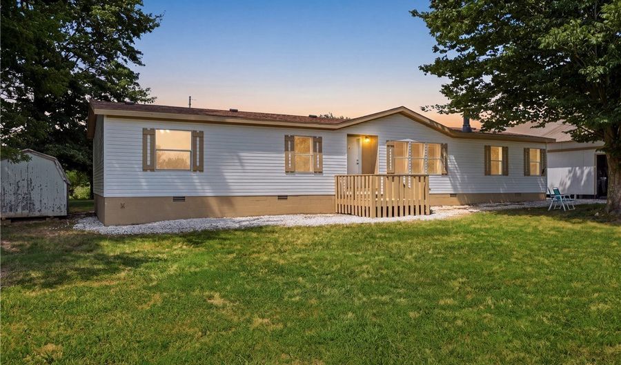 11575 Berry Bates Ln, Bentonville, AR 72712 - 4 Beds, 3 Bath