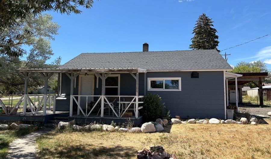 320 S 6th St, Challis, ID 83226 - 2 Beds, 1 Bath