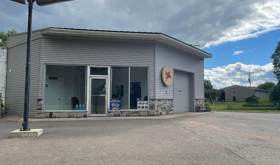 311 HWY 8, Armstrong Creek, WI 54103 - 0 Beds, 0 Bath