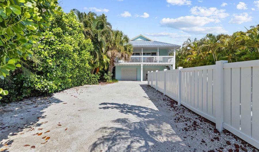 315 SPRING Ave, Anna Maria, FL 34216 - 3 Beds, 2 Bath