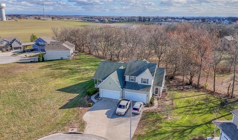 1303 N 158th Ct, Basehor, KS 66007 - 2 Beds, 2 Bath