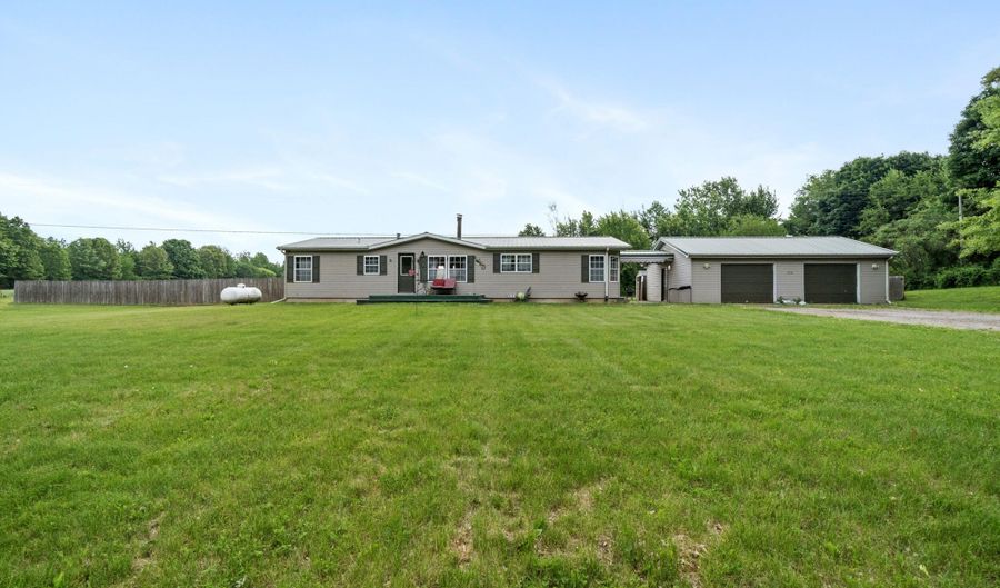 100 Finley Rd, Albion, MI 49224 - 3 Beds, 2 Bath