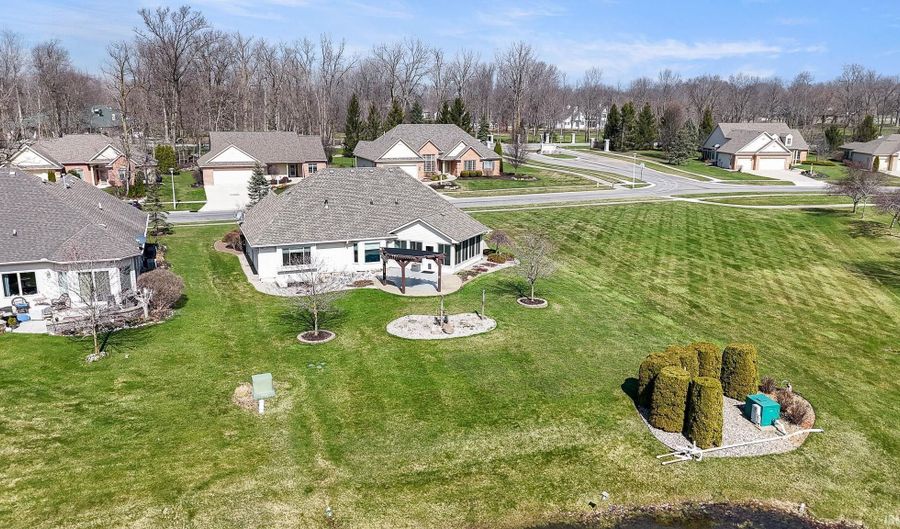 1815 Bent Tree Ct, Auburn, IN 46706 - 3 Beds, 4 Bath