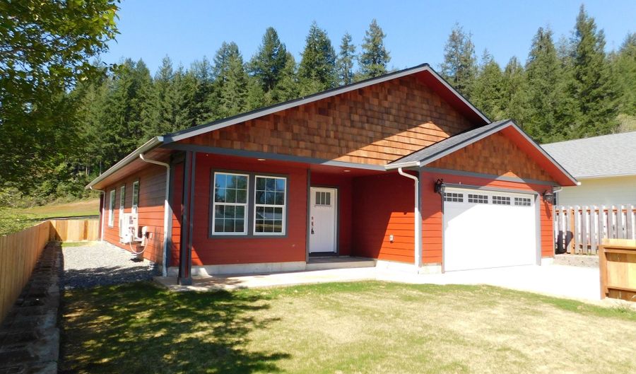 1735 N GRAPE Ct, Coquille, OR 97423 - 3 Beds, 2 Bath