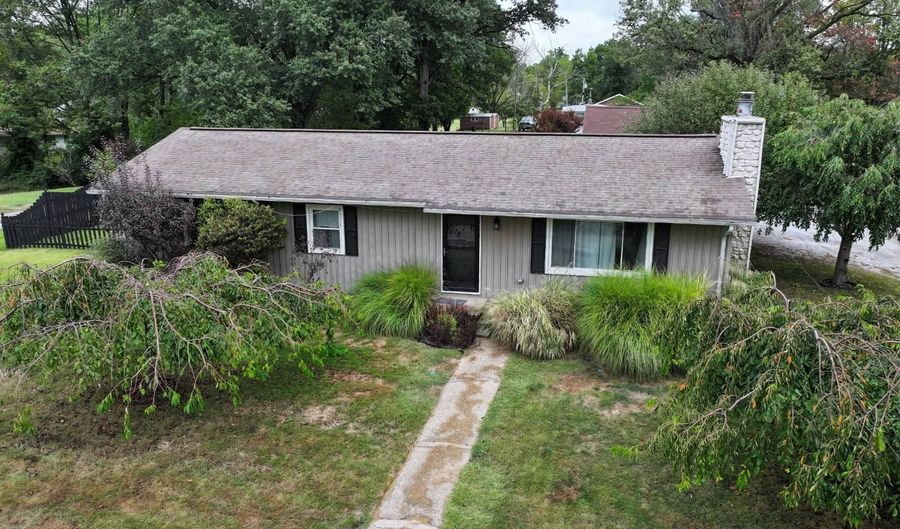 226 W. Terminal St, Albion, IL 62806 - 3 Beds, 2 Bath