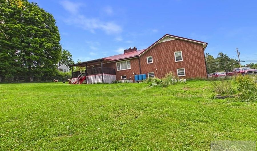 316 N State St, Athens, WV 24712 - 3 Beds, 2 Bath