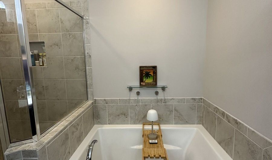 882 Westmoreland Cir NW, Atlanta, GA 30318 - 3 Beds, 3 Bath