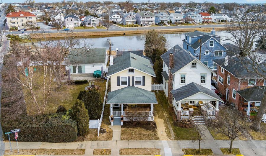 526 W End Ave, Avon By The Sea, NJ 07717 - 5 Beds, 2 Bath