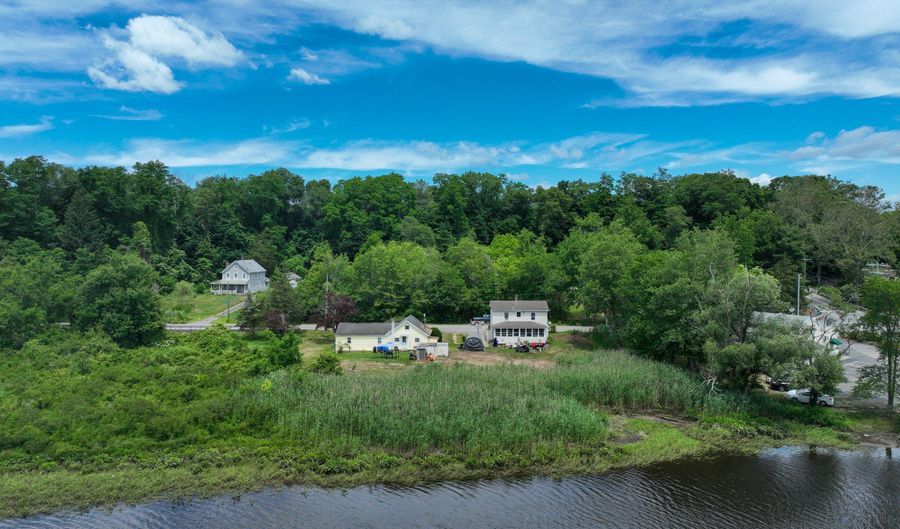 90 Water St, Chester, CT 06412 - 1 Beds, 1 Bath