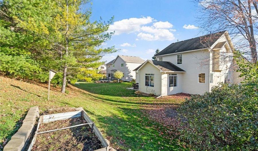 14115 Foxtail Ln, Apple Valley, MN 55124 - 4 Beds, 4 Bath