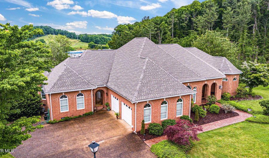 21390 Sheffield Ct, Abingdon, VA 24210 - 4 Beds, 4 Bath
