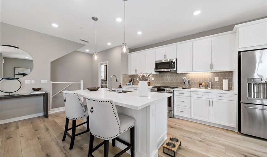 2890 Via Alta Pl, San Diego, CA 92108 - 2 Beds, 3 Bath