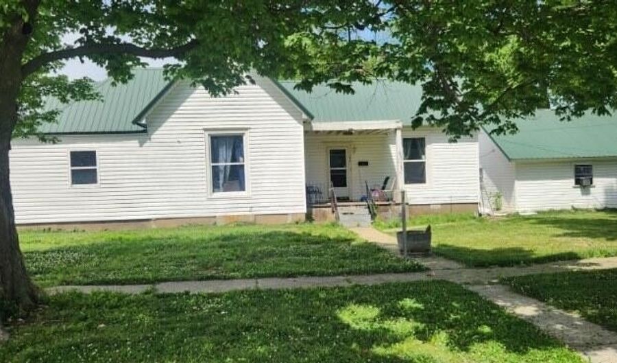 246 E 14th St, Baxter Springs, KS 66713 - 4 Beds, 1 Bath